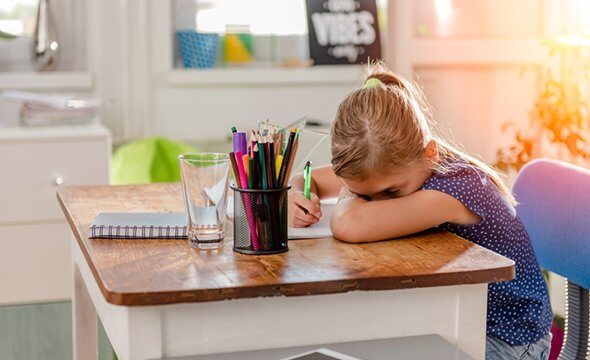 Как перестать делать уроки с ребенком
